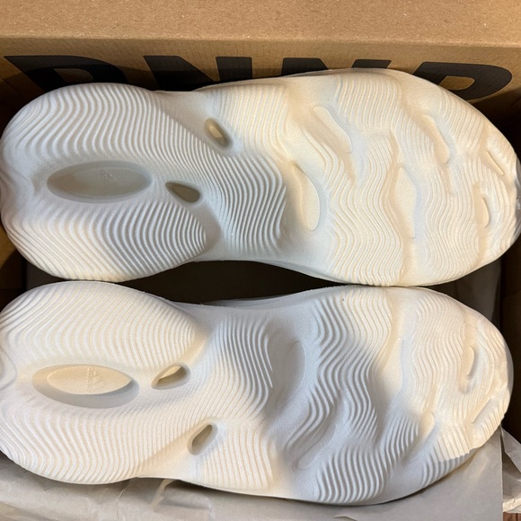 yeezy foam rnnr ararat adidas yeezy ararat price